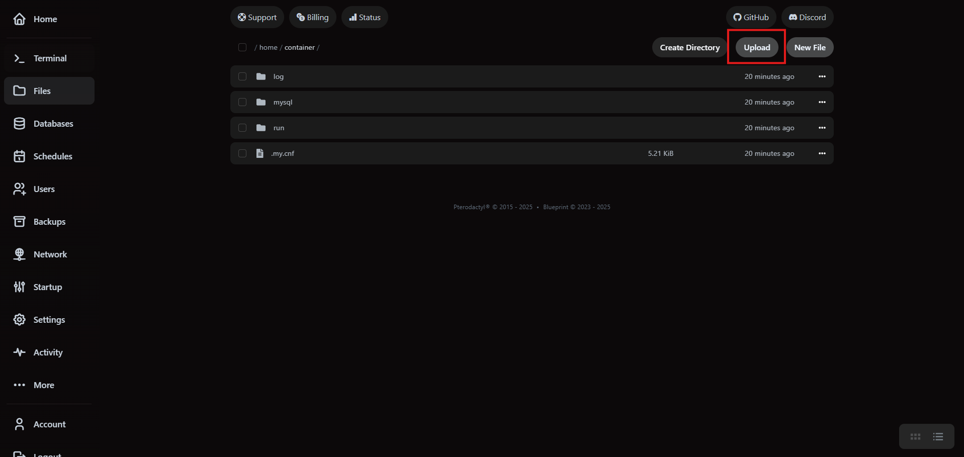 VaultScope file manager with the Upload button highlighted.